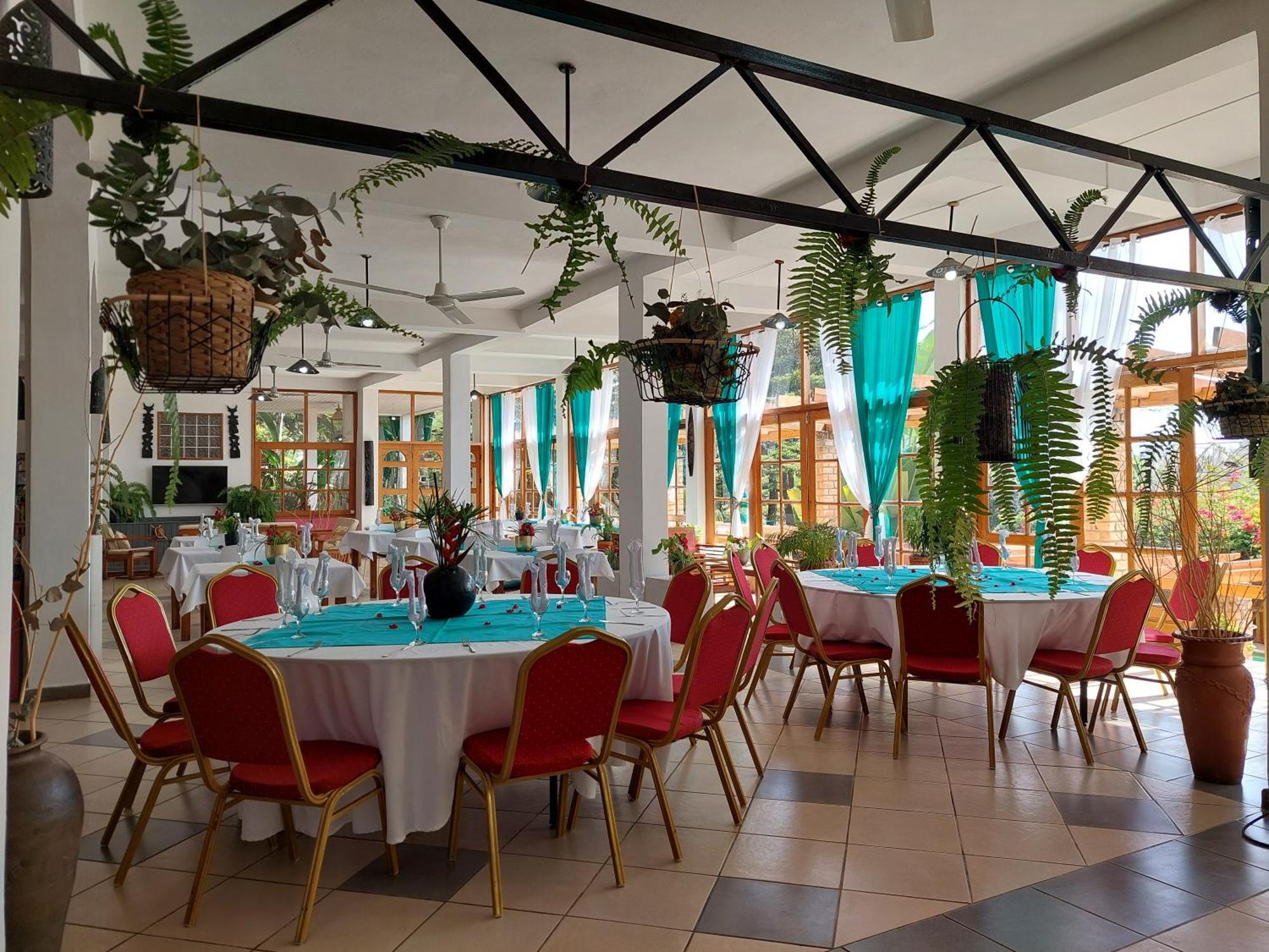 Island Continent Hotel Ivato  외부 사진