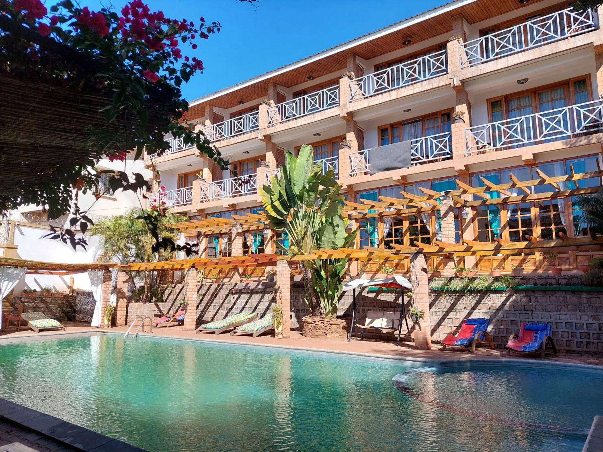 Island Continent Hotel Ivato  외부 사진