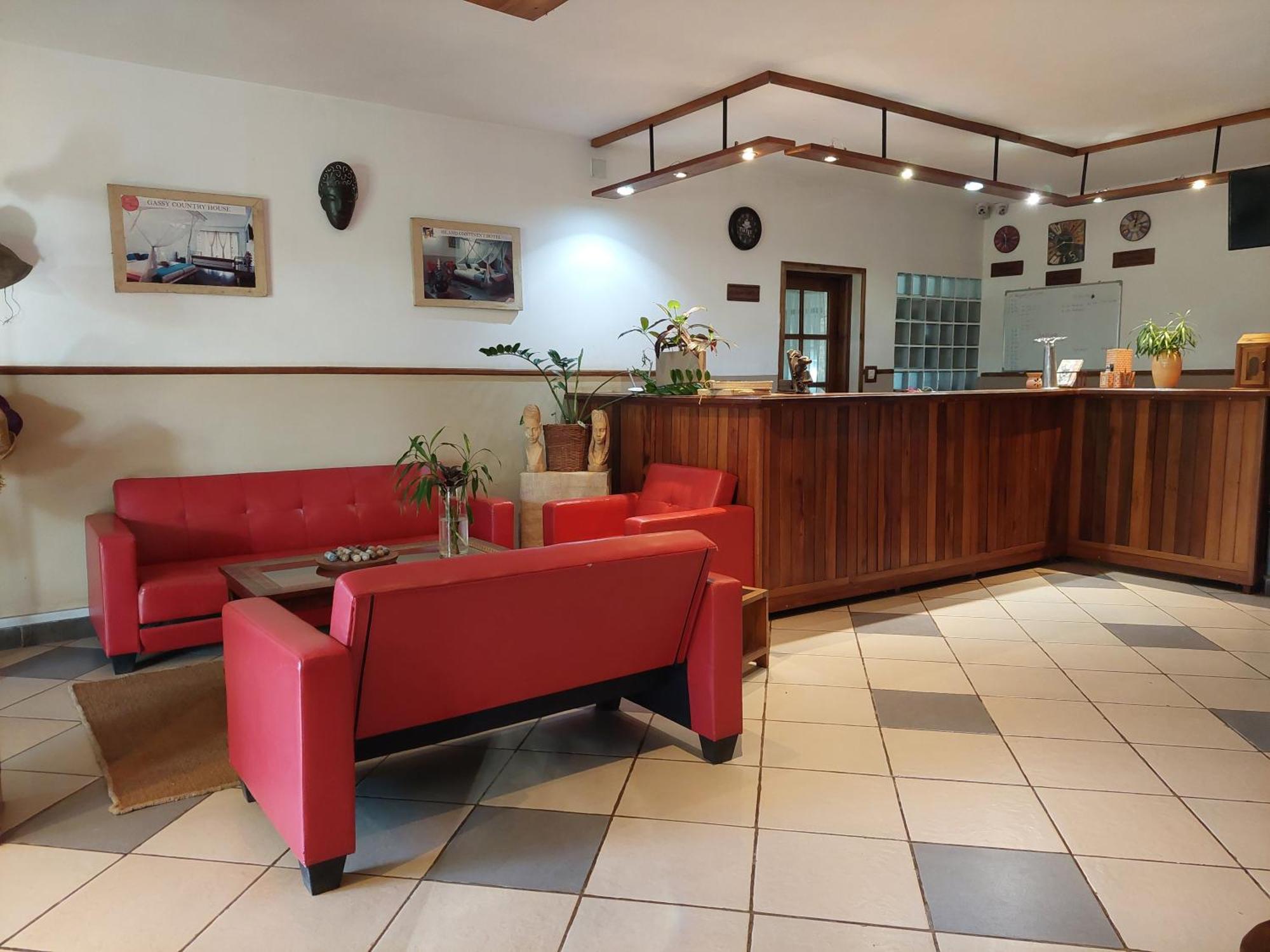 Island Continent Hotel Ivato  외부 사진